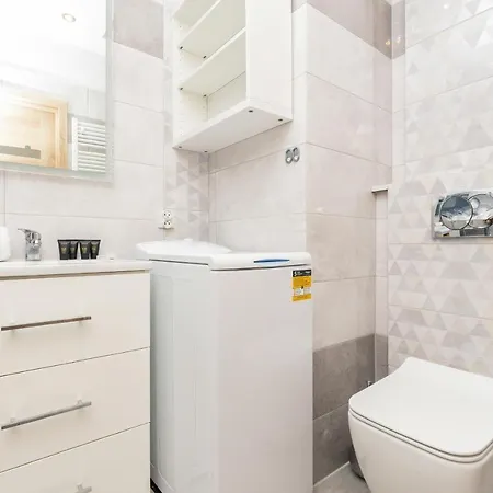 Przymorze Cztery Oceany By Renters *
